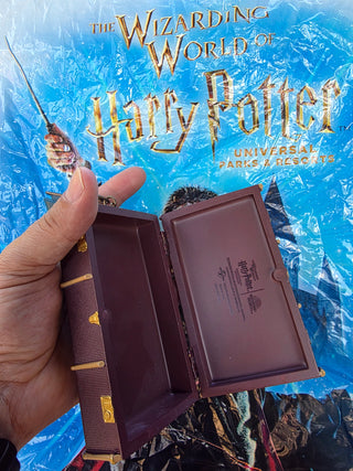 Ornement Boîte-Cadeau Malle de Poudlard™ - Exclusivité Universal Studios™