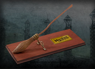 Réplique Nimbus 2000 Miniature | Sorcière et Magie